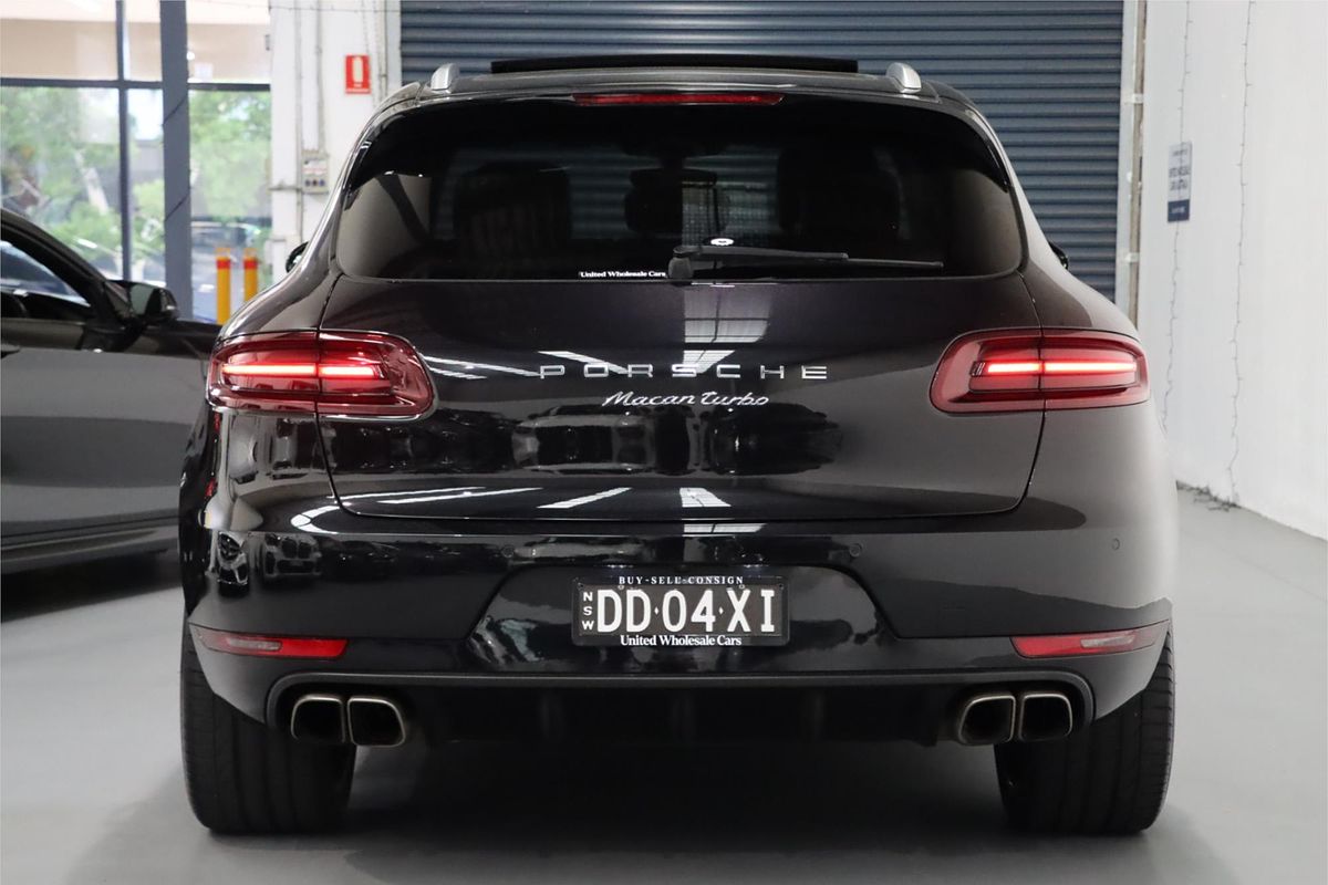 2015 Porsche Macan Turbo 95B