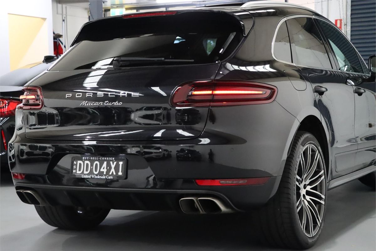 2015 Porsche Macan Turbo 95B