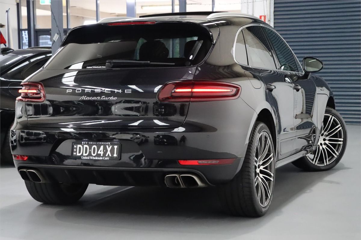 2015 Porsche Macan Turbo 95B