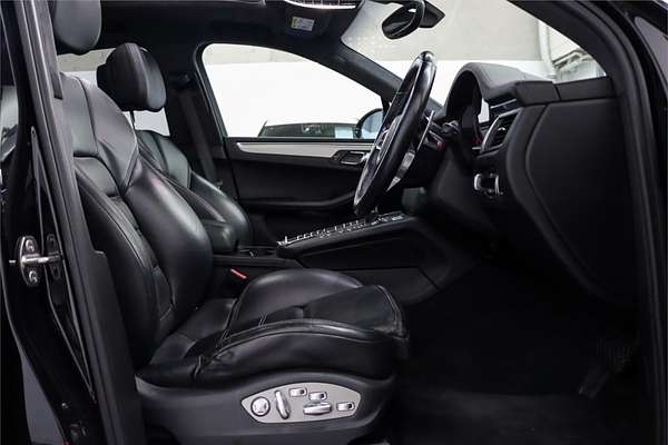 2015 Porsche Macan Turbo 95B