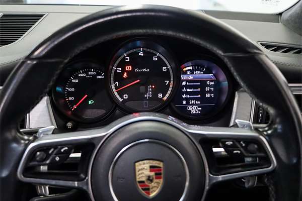 2015 Porsche Macan Turbo 95B