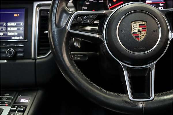 2015 Porsche Macan Turbo 95B