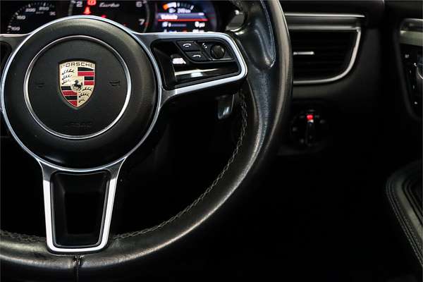 2015 Porsche Macan Turbo 95B