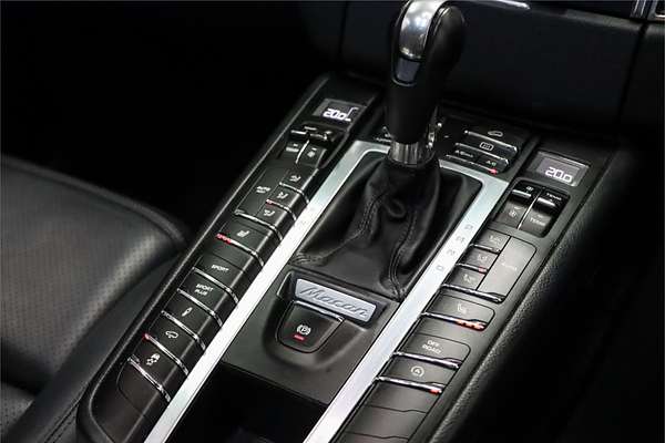 2015 Porsche Macan Turbo 95B