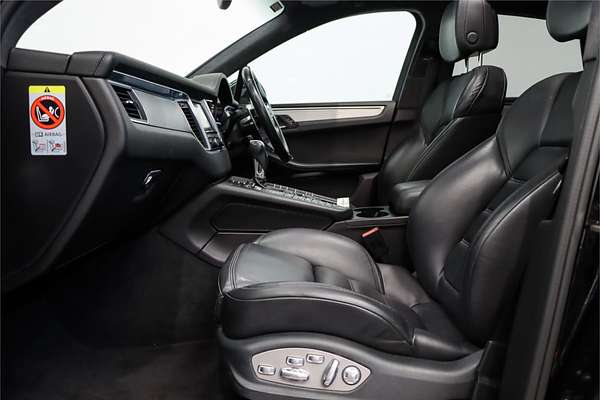 2015 Porsche Macan Turbo 95B