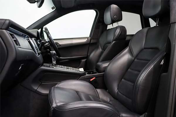 2015 Porsche Macan Turbo 95B