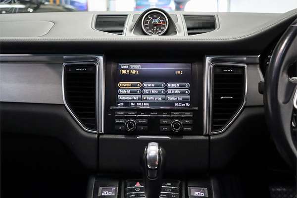 2015 Porsche Macan Turbo 95B