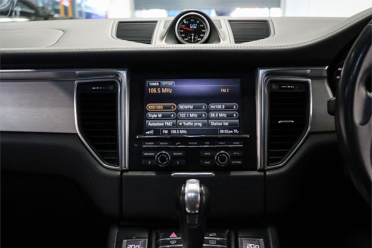 2015 Porsche Macan Turbo 95B