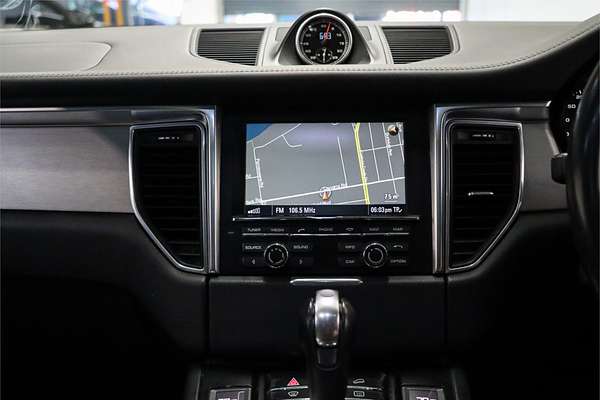 2015 Porsche Macan Turbo 95B