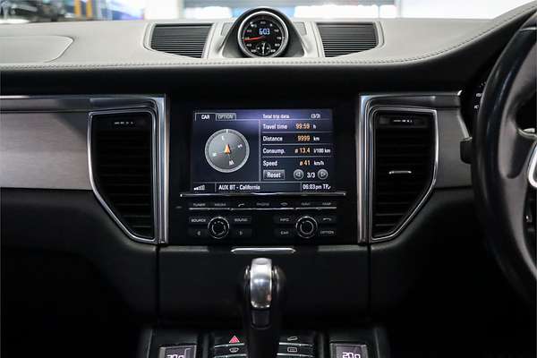 2015 Porsche Macan Turbo 95B