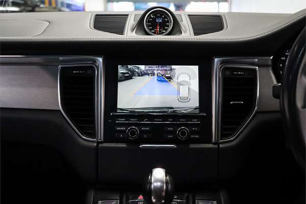 2015 Porsche Macan Turbo 95B