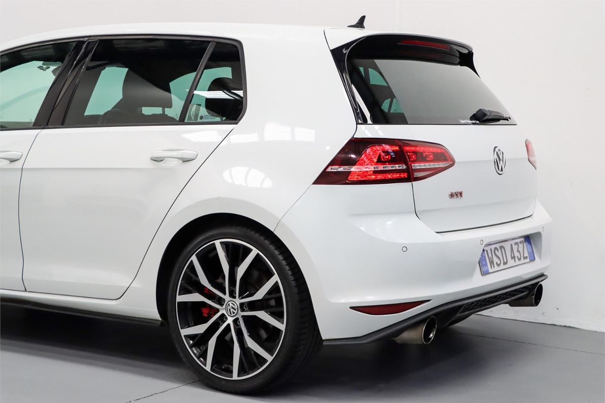 2014 Volkswagen Golf GTI Performance 7