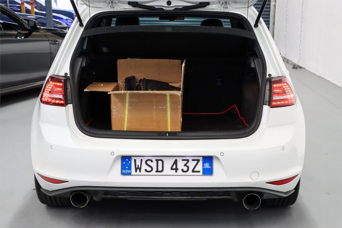 2014 Volkswagen Golf GTI Performance 7