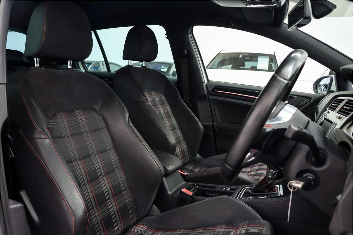 2014 Volkswagen Golf GTI Performance 7