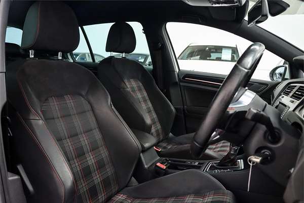 2014 Volkswagen Golf GTI Performance 7