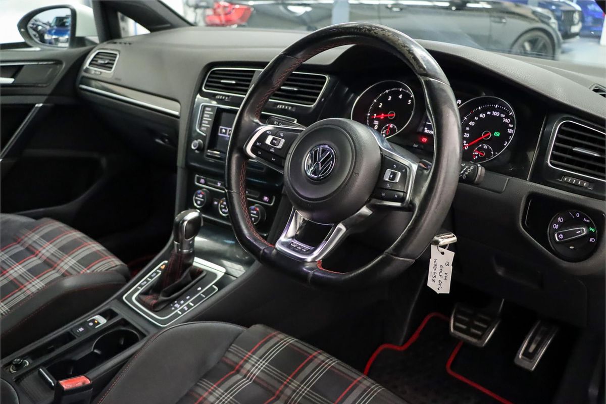 2014 Volkswagen Golf GTI Performance 7