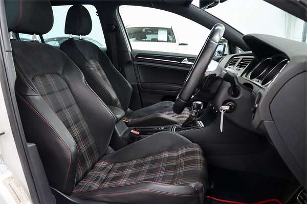 2014 Volkswagen Golf GTI Performance 7