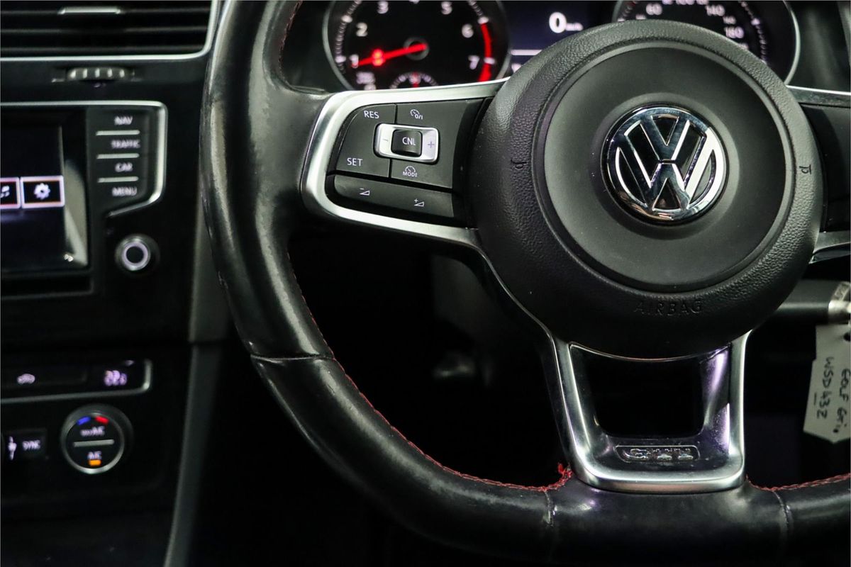 2014 Volkswagen Golf GTI Performance 7