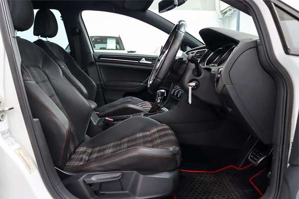 2014 Volkswagen Golf GTI Performance 7