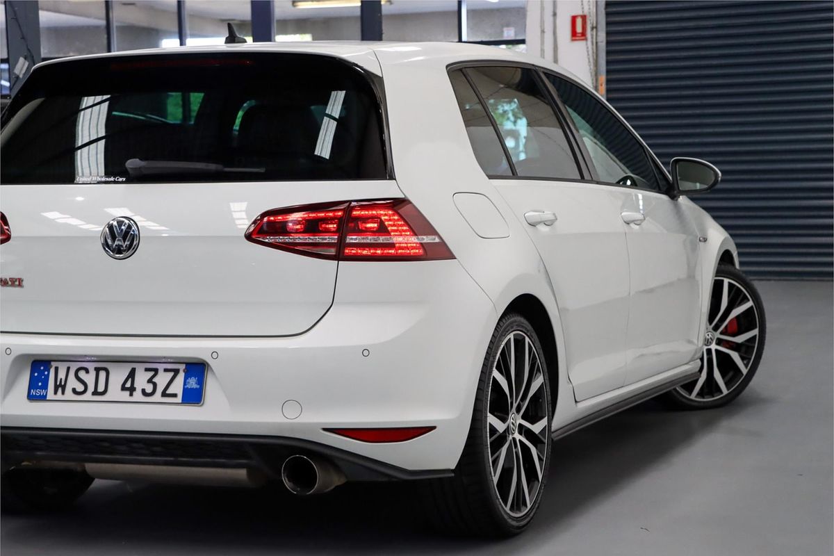 2014 Volkswagen Golf GTI Performance 7