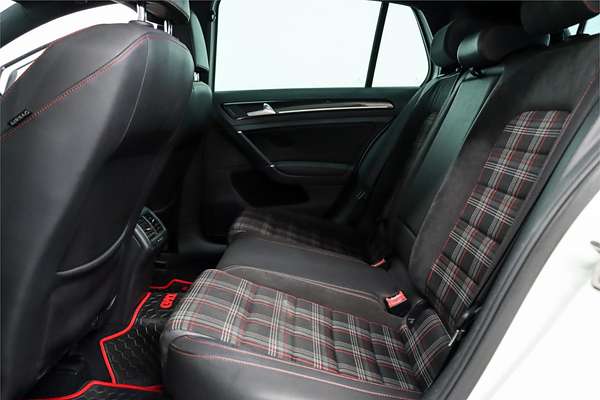 2014 Volkswagen Golf GTI Performance 7