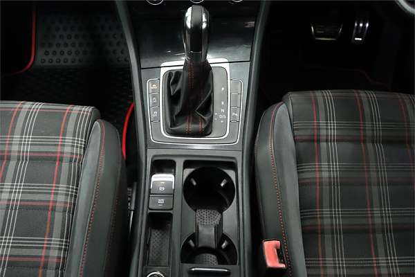 2014 Volkswagen Golf GTI Performance 7