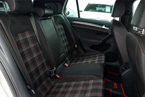 2014 Volkswagen Golf GTI Performance 7