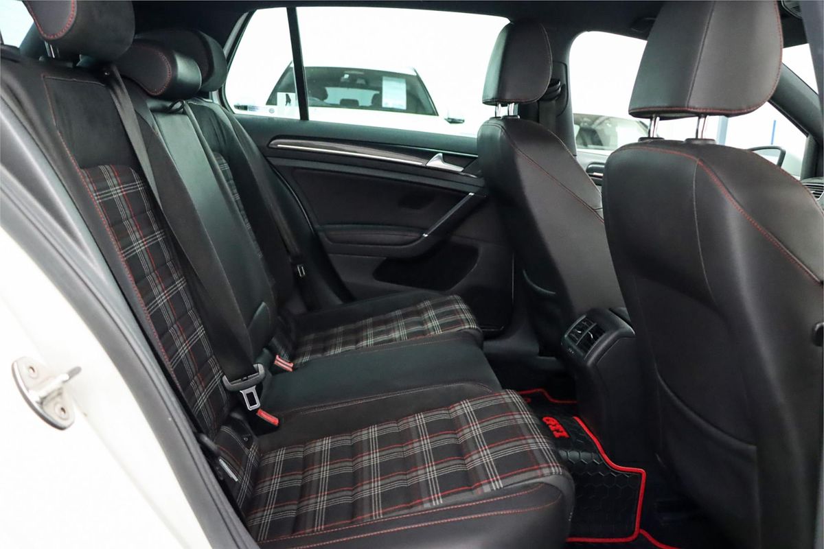 2014 Volkswagen Golf GTI Performance 7