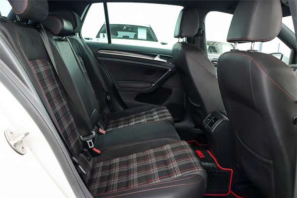 2014 Volkswagen Golf GTI Performance 7