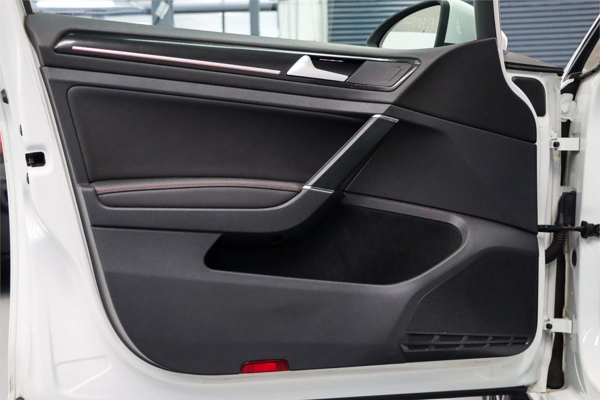 2014 Volkswagen Golf GTI Performance 7