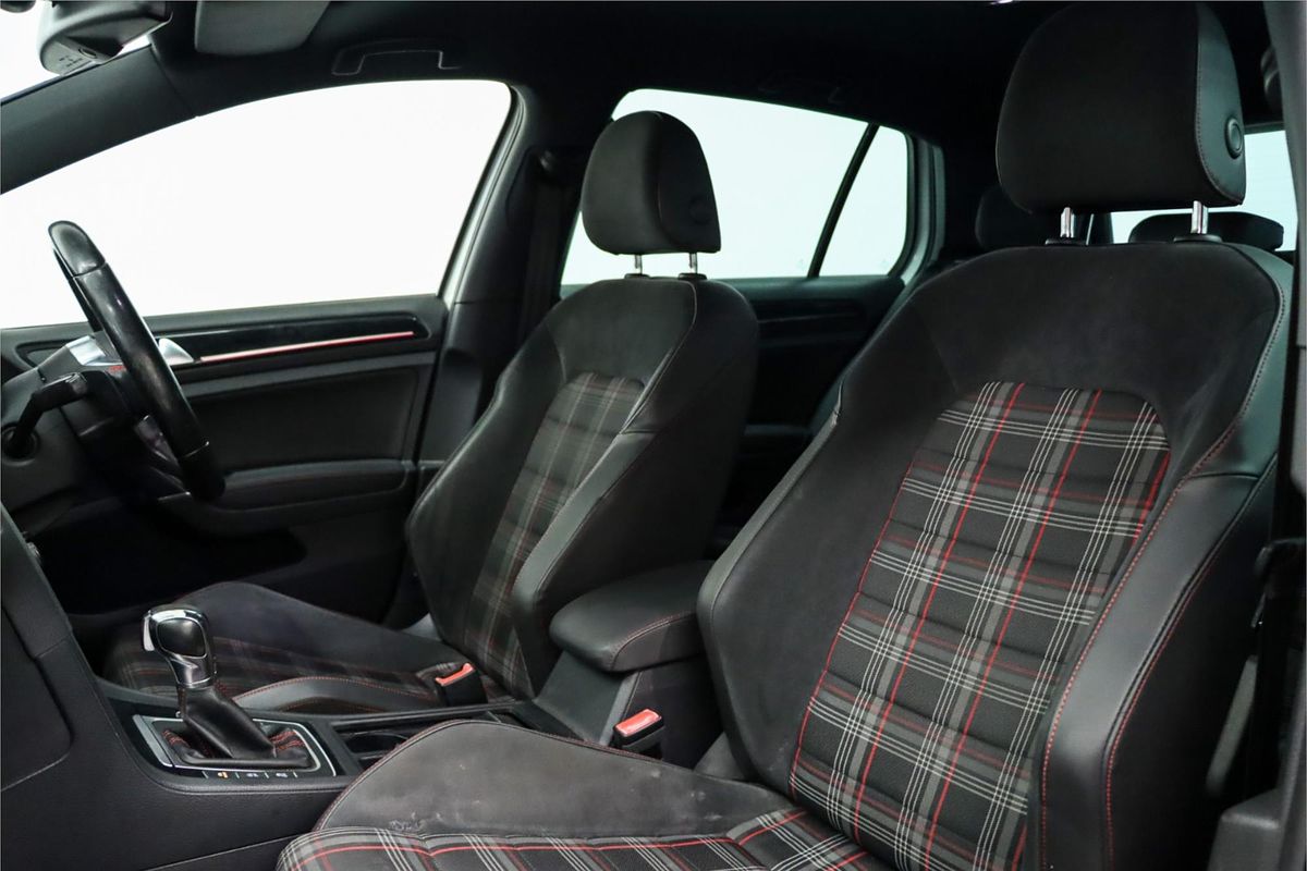 2014 Volkswagen Golf GTI Performance 7