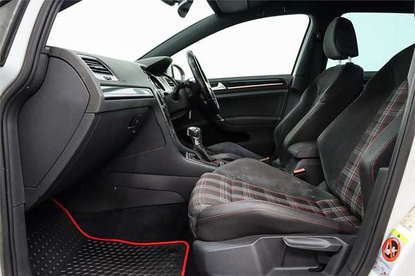 2014 Volkswagen Golf GTI Performance 7