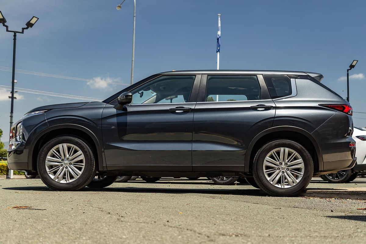 2024 Mitsubishi Outlander ES ZM