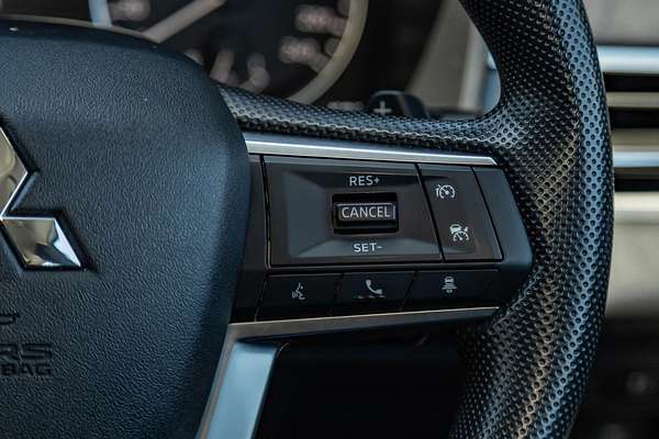 2024 Mitsubishi Outlander ES ZM