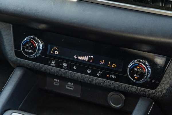 2024 Mitsubishi Outlander ES ZM