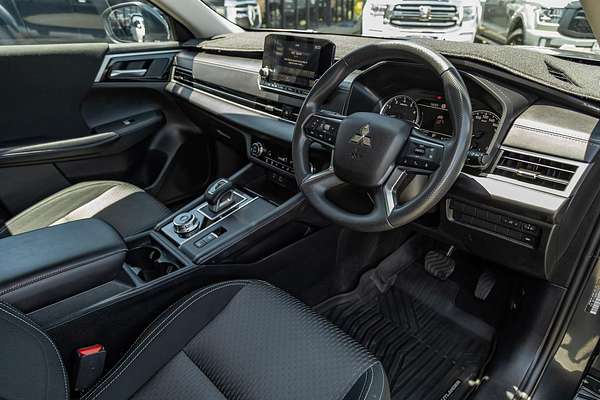 2024 Mitsubishi Outlander ES ZM