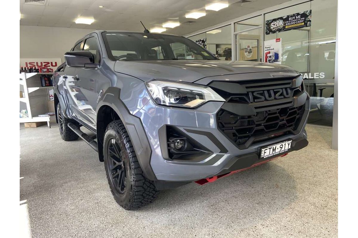 2025 Isuzu D-MAX BLADE  4X4