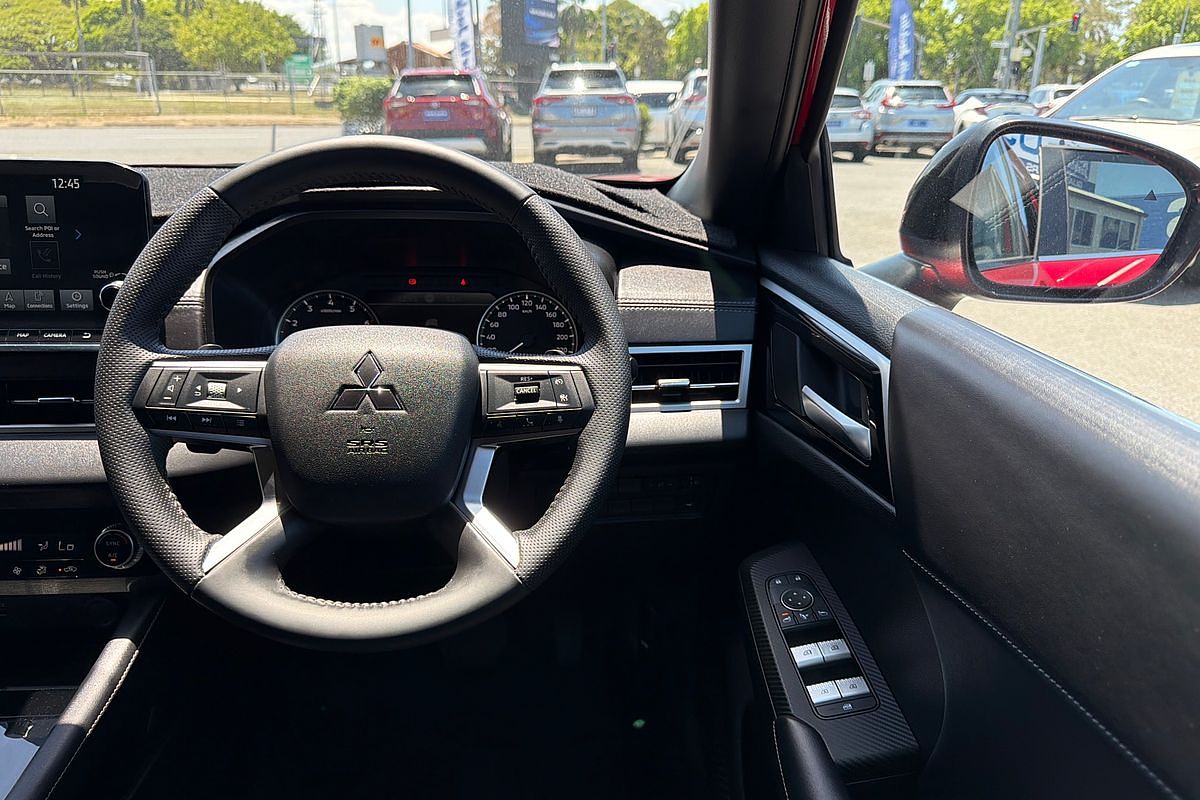 2024 Mitsubishi Outlander Black Edition ZM