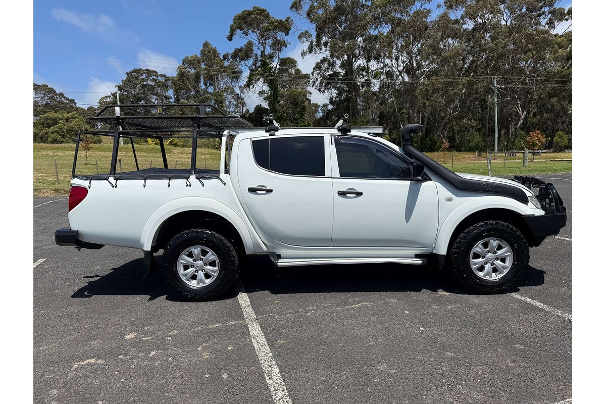 2015 Mitsubishi Triton GLX MN 4X4