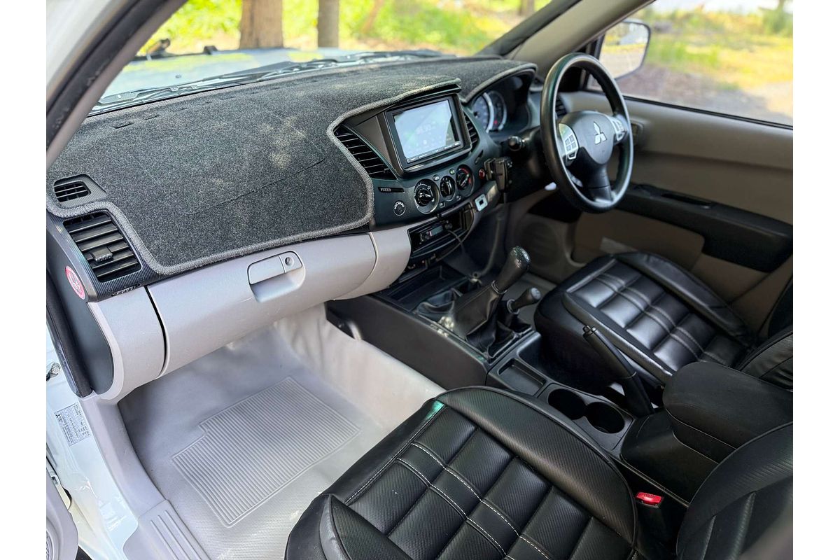 2015 Mitsubishi Triton GLX MN 4X4