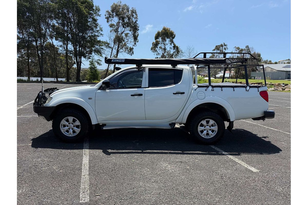 2015 Mitsubishi Triton GLX MN 4X4