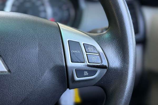 2015 Mitsubishi Triton GLX MN 4X4