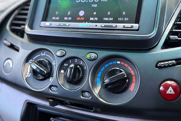 2015 Mitsubishi Triton GLX MN 4X4