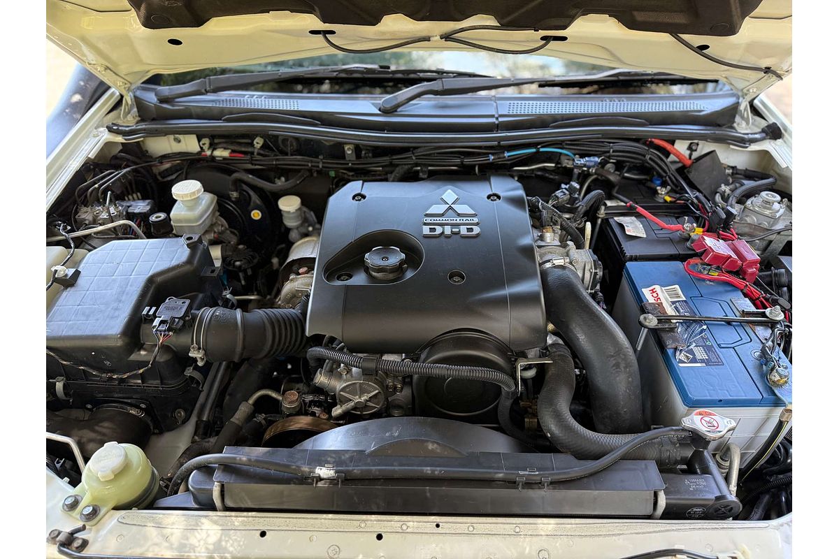 2015 Mitsubishi Triton GLX MN 4X4