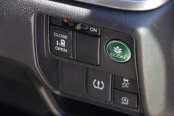 2016 Honda Odyssey VTi 5th Gen