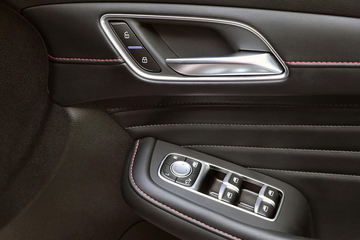 2022 MG HS Plus EV Essence SAS23