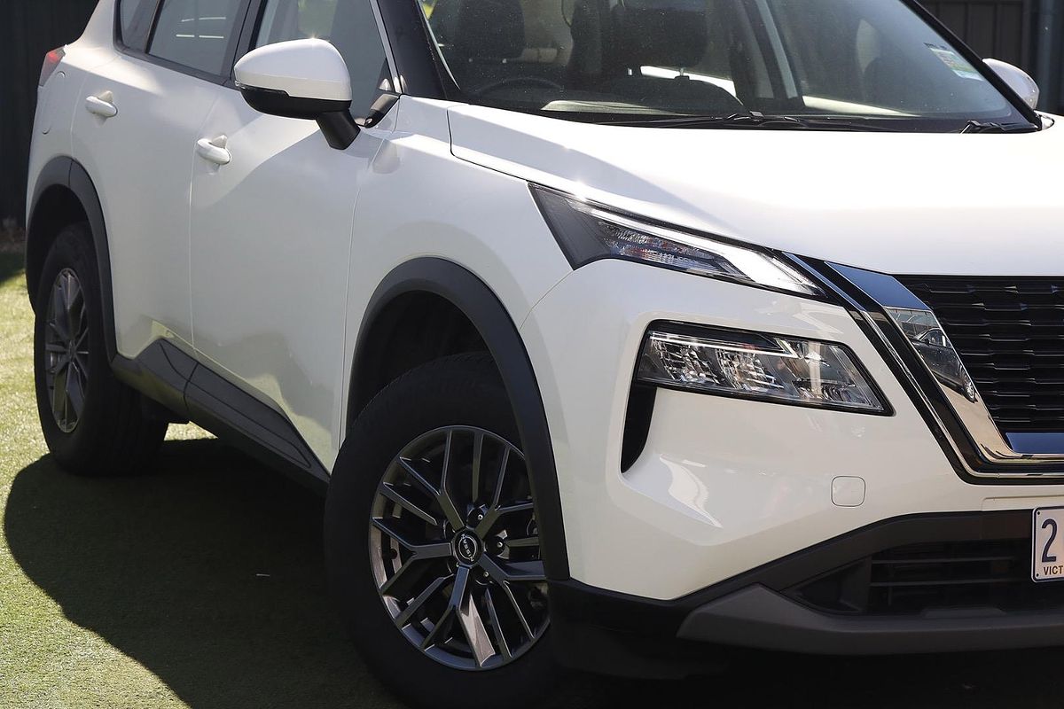 2025 Nissan X-TRAIL ST T33