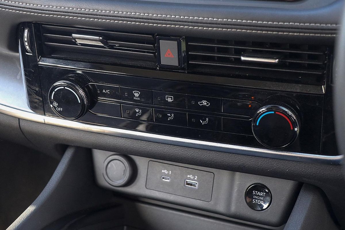 2025 Nissan X-TRAIL ST T33