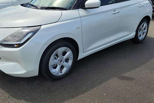 2024 Suzuki Swift Hybrid Plus UZ