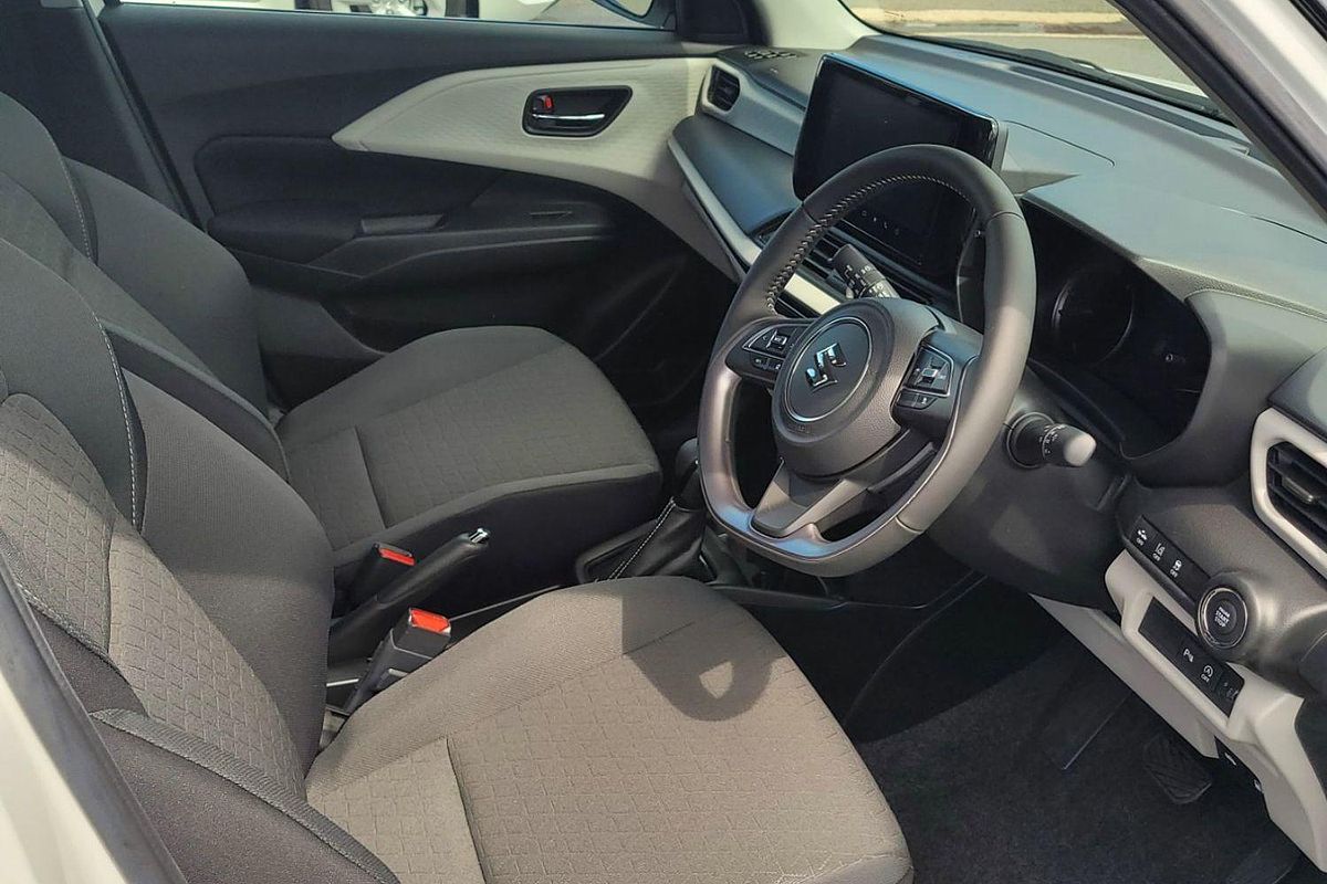 2024 Suzuki Swift Hybrid Plus UZ